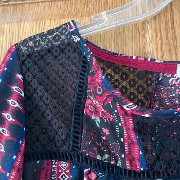 Rewind Semi-Sheer Bold Pattern 3/4 Sleeve Top M - Picture 3 of 8